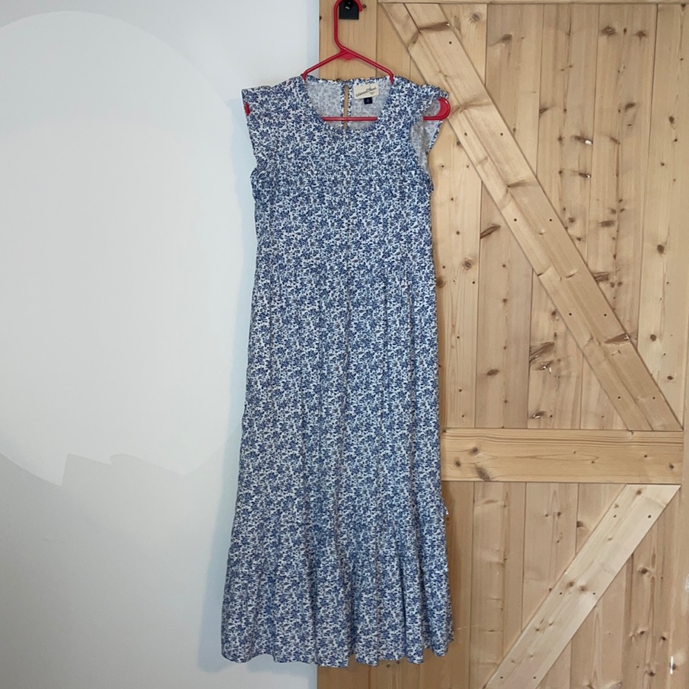 Universal Thread blue floral maxi dress size medium worn once